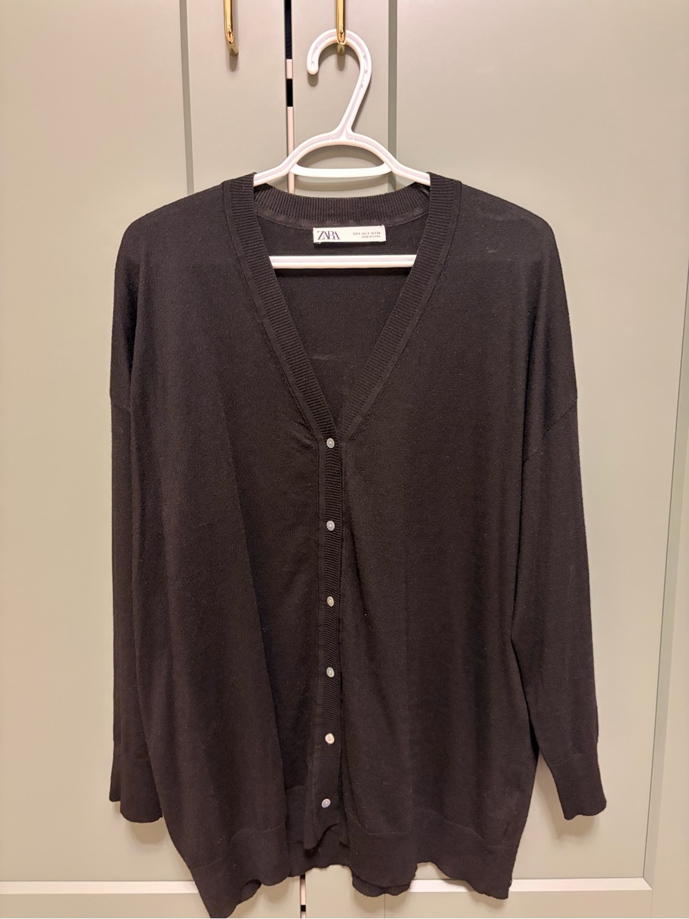 ZARA Black V-Neck Button-Front Cardigan